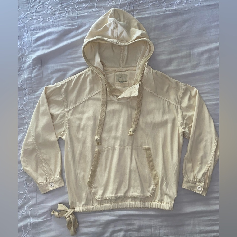 American eagle size small cream hoodie